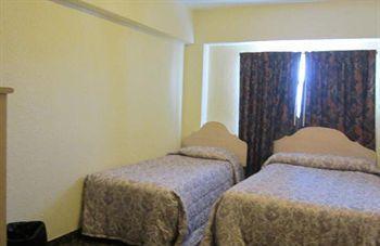 Traveler'S Hotel ซาลีนาส ภายนอก รูปภาพ